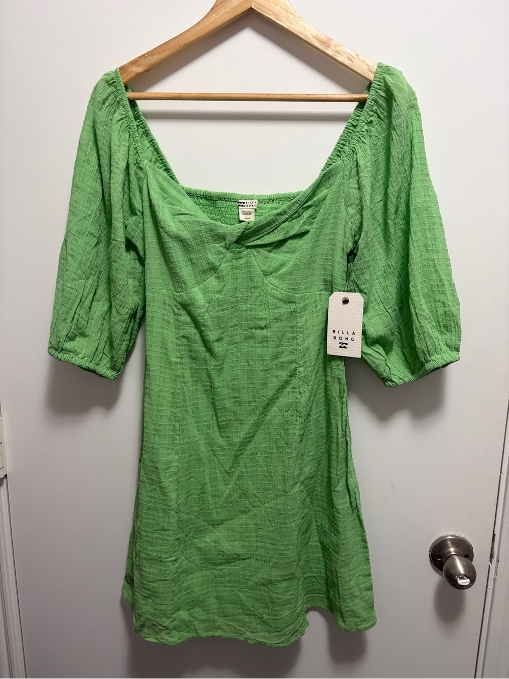 NWT Billabong Women’s SOL Puff Sleeve Mini Dress Green Sweetheart Neck Medium